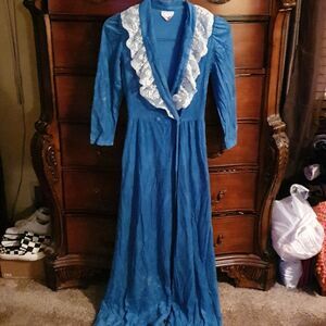 VTG 70s Double Breast Lace Collar Robe Sz. S